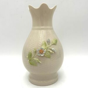 Donegal Irish Parian China Handcrafted Floral Emerald Vase 1501 Cream Decor